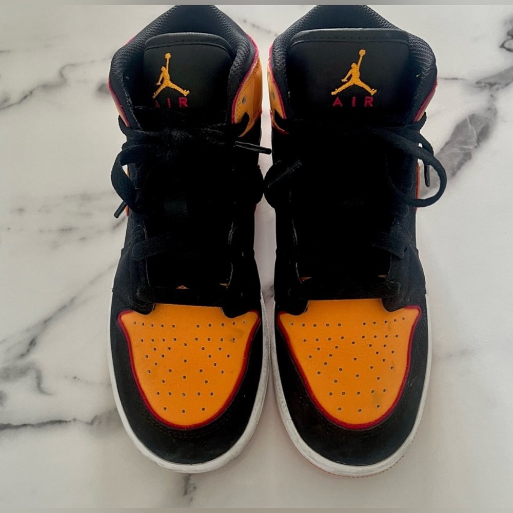 AJ1 SE 🧡